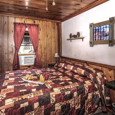Apache Village 9, Queen Bed, Midtown, Pet Friendly, Sleeps 2 Ruidoso Exterior photo