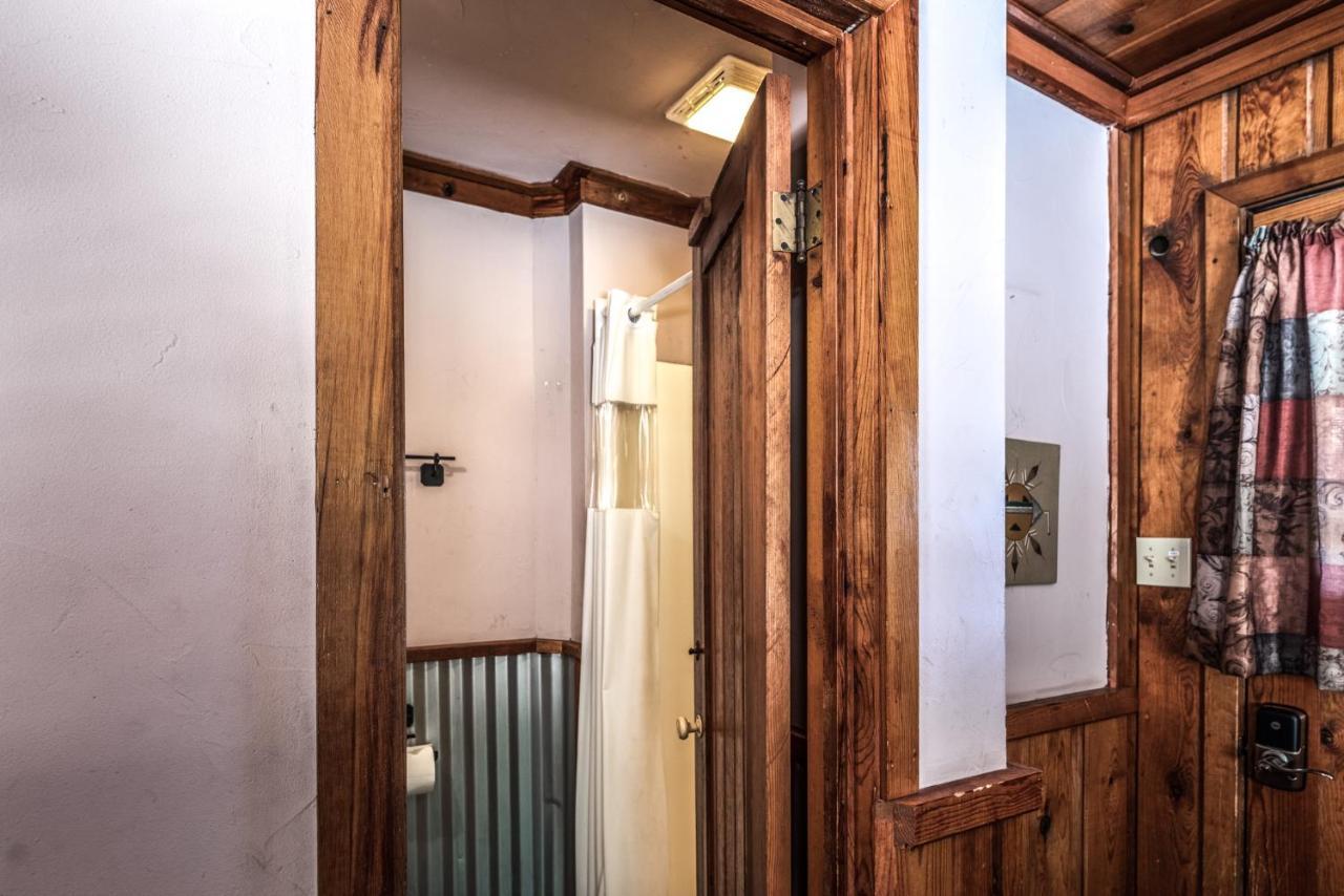 Apache Village 9, Queen Bed, Midtown, Pet Friendly, Sleeps 2 Ruidoso Exterior photo
