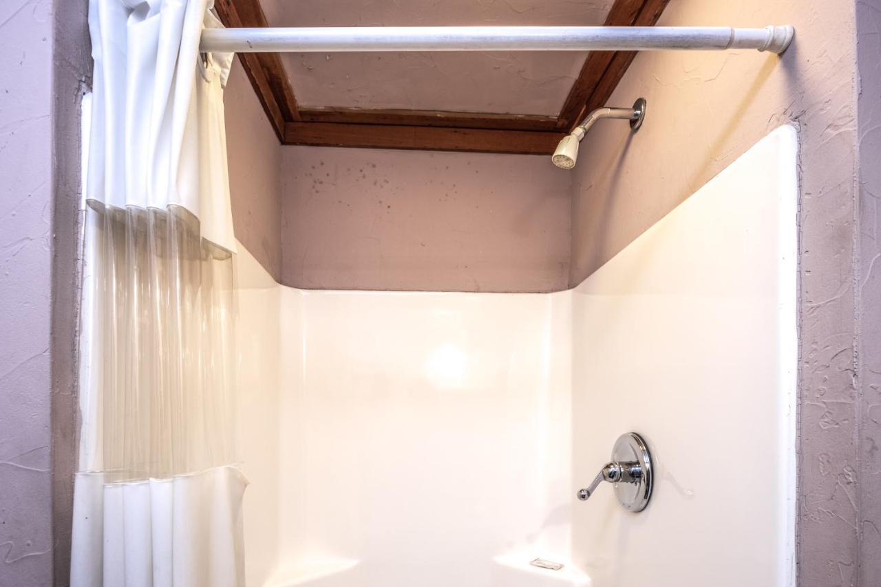 Apache Village 9, Queen Bed, Midtown, Pet Friendly, Sleeps 2 Ruidoso Exterior photo