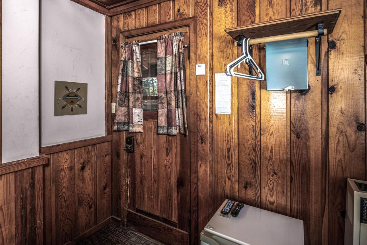 Apache Village 9, Queen Bed, Midtown, Pet Friendly, Sleeps 2 Ruidoso Exterior photo